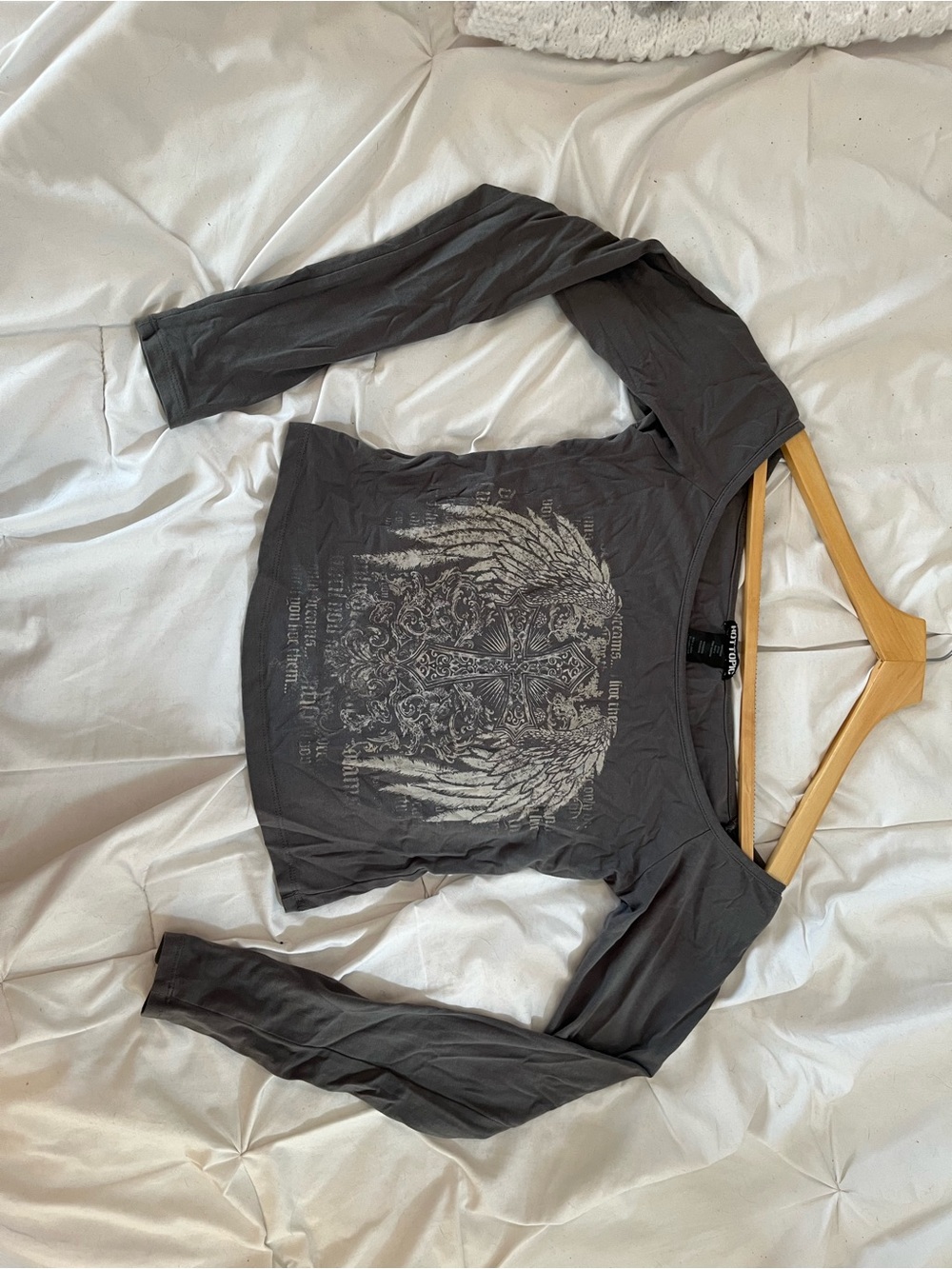 Women’s Long-Sleeve Graphic Scoop Neck Top - Charcoal